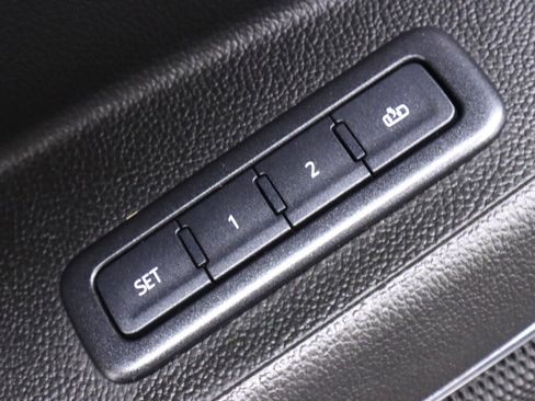 Used 2019 GMC Yukon Denali w/ Denali Ultimate Package image 32