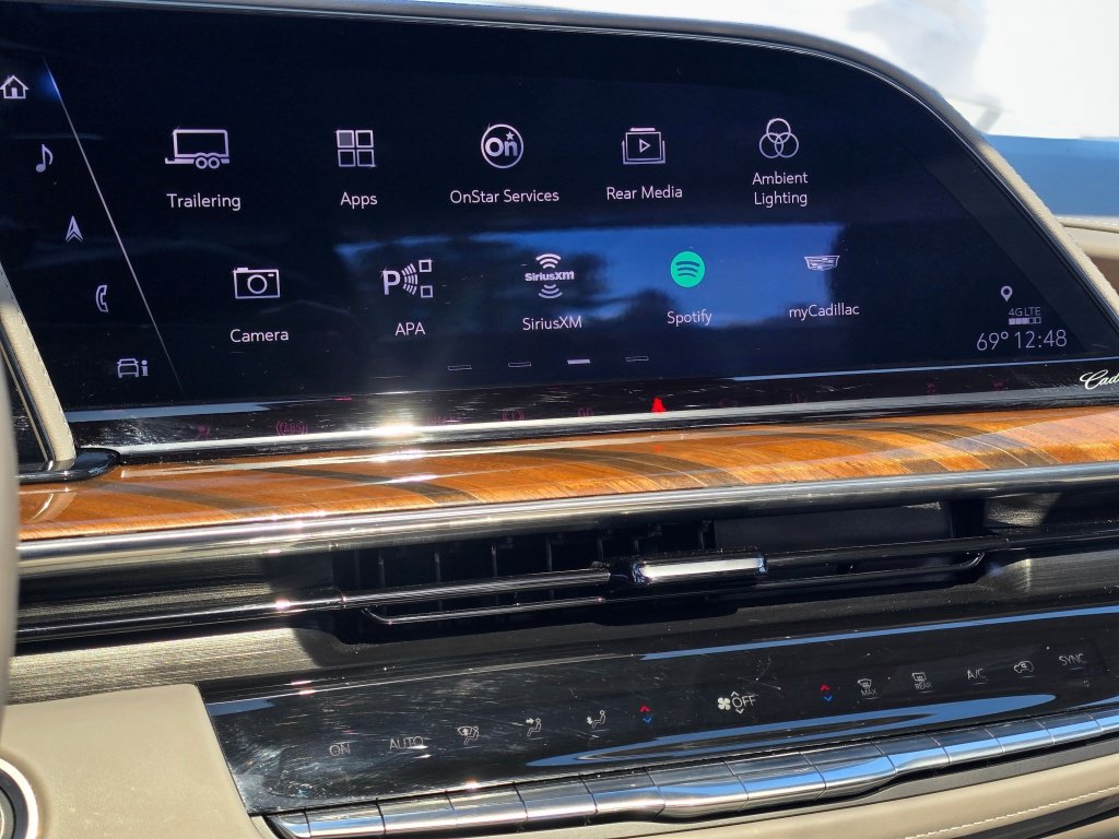 Certified 2024 Cadillac Escalade Premium Luxury Platinum AWD/4WD image 15