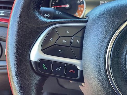 Used 2019 Jeep Renegade Trailhawk w/ Cold Weather Group II AWD/4WD image 18