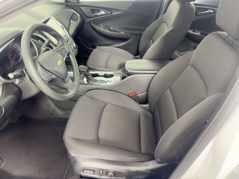 Used 2025 Chevrolet Malibu LT image 5