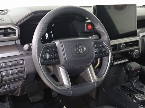 Used 2025 Toyota Tacoma TRD Off-Road image 6