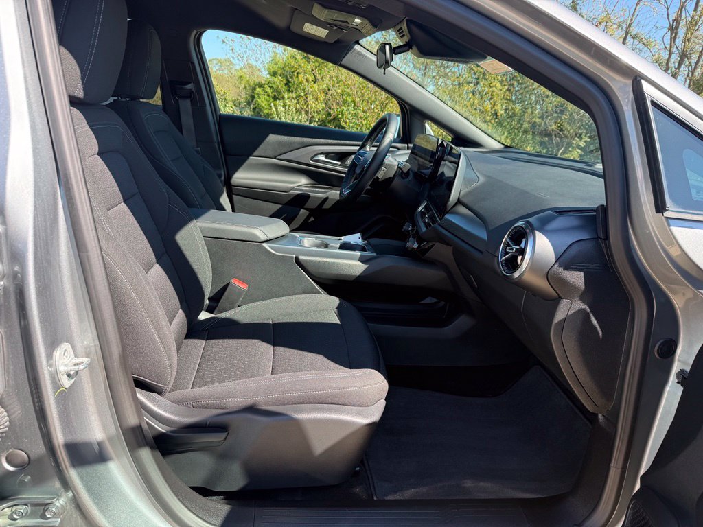 Used 2025 Chevrolet Equinox EV LT w/ Comfort Package AWD/4WD image 21