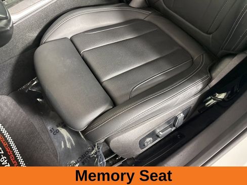 Used 2024 BMW 330i Sedan image 12