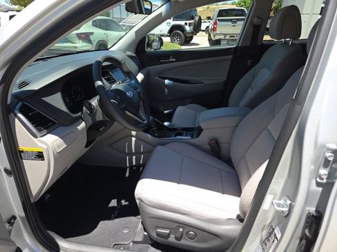 Used 2017 Hyundai Tucson SE w/ SE Popular Package 02 FWD image 11