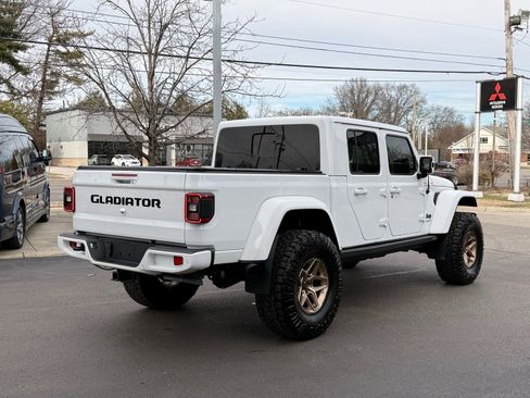 Used 2021 Jeep Gladiator Overland image 4