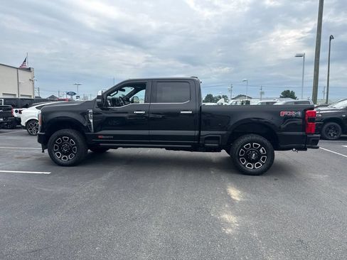 Used 2023 Ford F350 Platinum AWD/4WD image 2