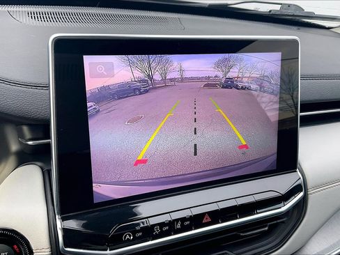 Used 2022 Jeep Compass Limited image 26