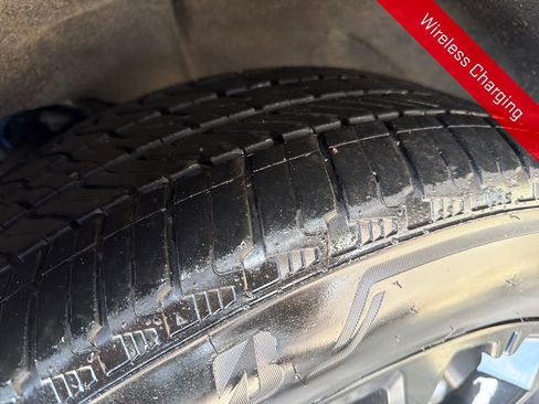 Used 2023 GMC Yukon Denali w/ Advanced Technology Package image 31