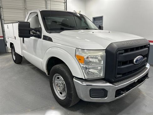 Used 2011 Ford F250 XL w/ XL Value Pkg image 2