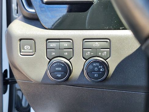 Used 2023 Chevrolet Silverado 1500 LT Trail Boss w/ Convenience Package II AWD/4WD image 21
