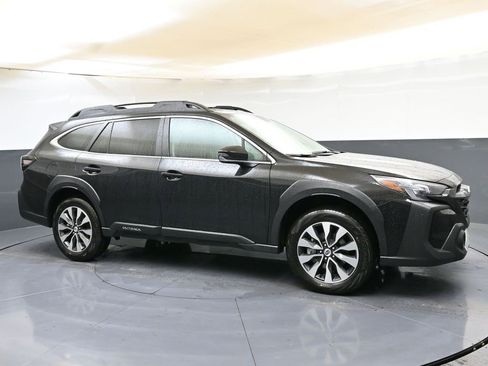 Used 2025 Subaru Outback Limited image 7