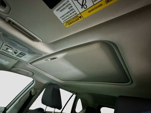 Used 2022 Toyota RAV4 XLE image 27