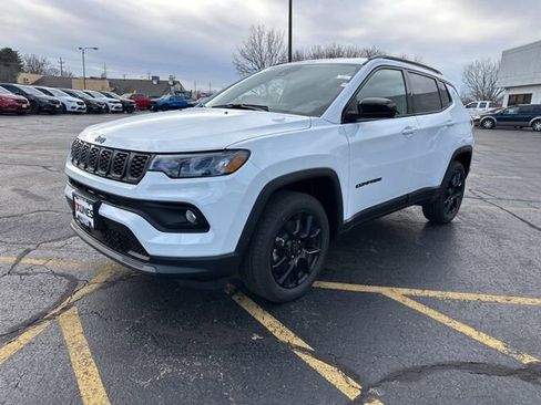 New 2026 Jeep Compass Altitude image 14