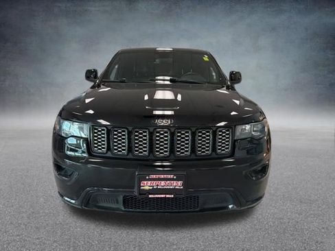 Used 2019 Jeep Grand Cherokee Altitude image 3