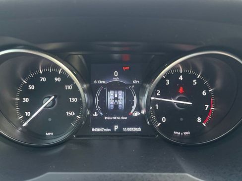 Used 2018 Land Rover Range Rover Evoque SE Premium image 23