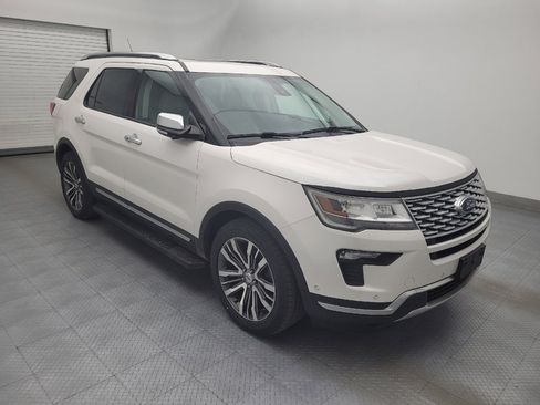 Used 2018 Ford Explorer Platinum image 11