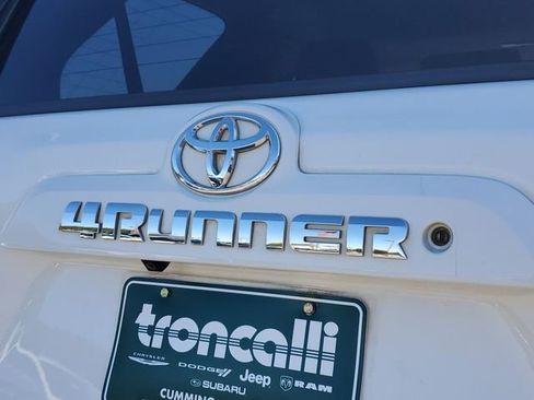 Used 2018 Toyota 4Runner SR5 Premium image 8