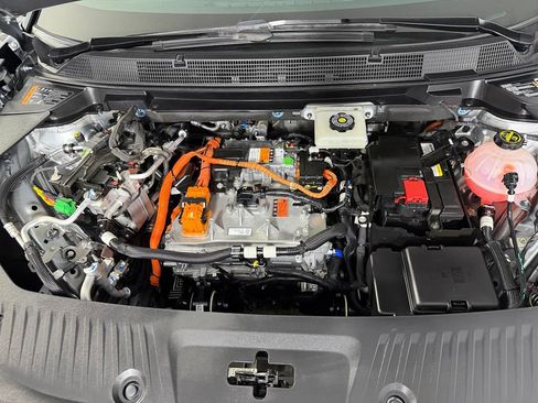 Used 2024 Chevrolet Equinox EV RS FWD image 37