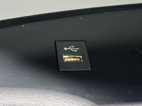 Used 2025 Toyota Sienna LE image 25