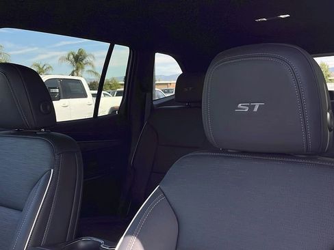 Used 2025 Buick Enclave Sport Touring w/ Power Package image 12