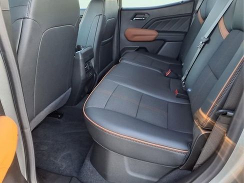 Used 2025 GMC Canyon AT4 AWD/4WD image 17