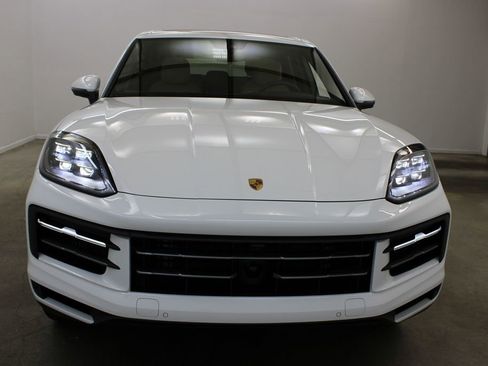 New 2025 Porsche Cayenne image 10