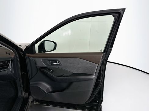 Used 2022 Nissan Rogue SV image 29