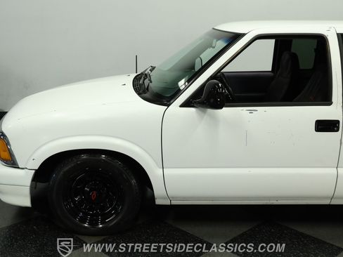 Used 1995 Chevrolet S10 Pickup LS image 22
