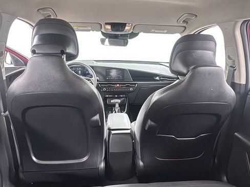 Used 2025 Kia Niro LX image 17