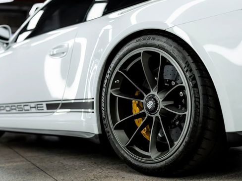 Used 2016 Porsche 911 R image 42