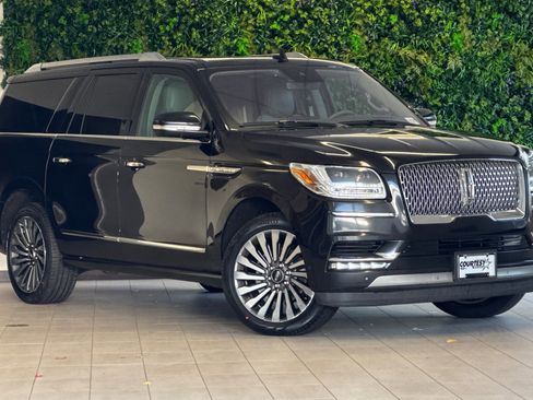 Used 2019 Lincoln Navigator L Reserve image 2