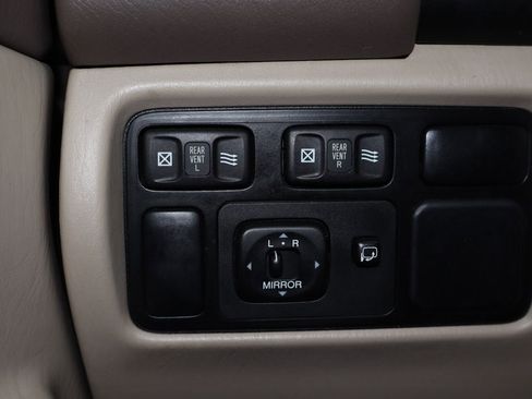 Used 2001 Lexus LX 470 Base image 19