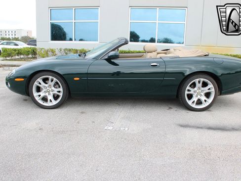 Used 2003 Jaguar XK8 Convertible image 2