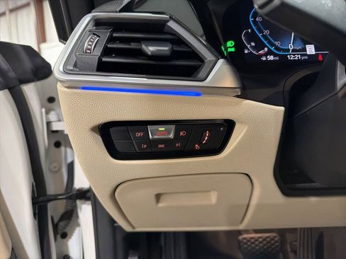 Used 2021 BMW 430i Coupe w/ Convenience Package image 16