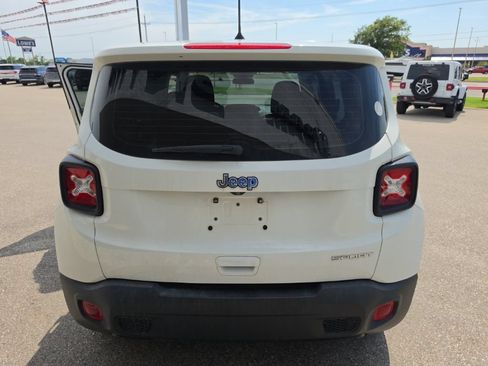 Used 2020 Jeep Renegade Sport FWD image 4