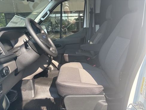 New 2026 Ford Transit 250 148 Medium Roof w/ Load Area Protection Package RWD image 8