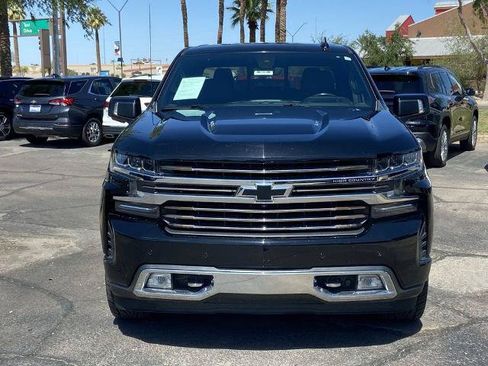 Used 2020 Chevrolet Silverado 1500 High Country w/ Technology Package AWD/4WD image 3