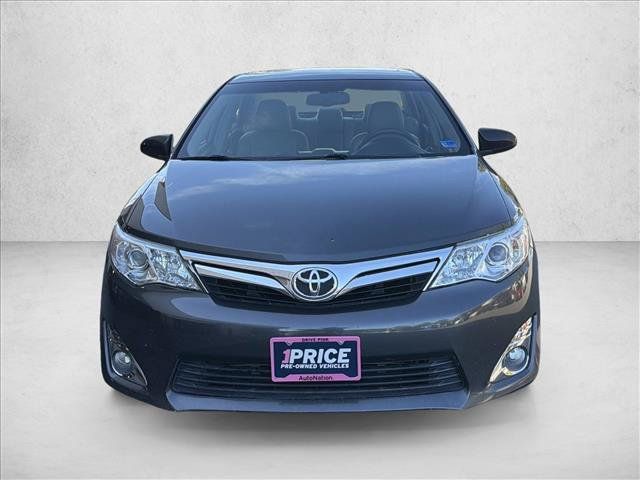 Used 2012 Toyota Camry XLE w/ Leather Pkg FWD image 2