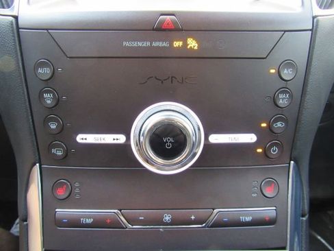 Used 2020 Ford Edge Titanium image 46