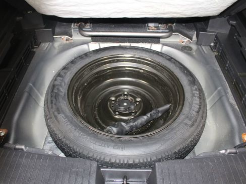 Used 2023 Nissan Rogue S image 17