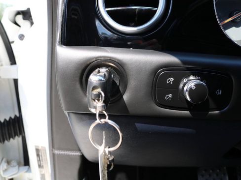 Used 2015 Bentley Flying Spur V8 AWD/4WD image 96