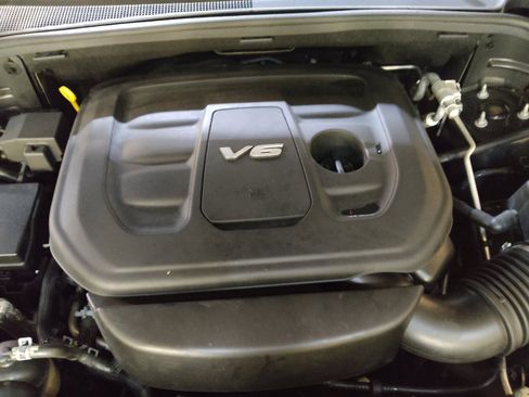 Used 2018 Jeep Grand Cherokee Laredo image 30