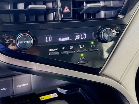 Used 2023 Toyota Camry XSE image 16