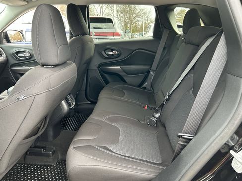 Used 2020 Jeep Cherokee Latitude w/ Cold Weather Group image 22