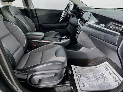 Used 2022 Kia Niro EX w/ Cold Weather Package FWD image 32