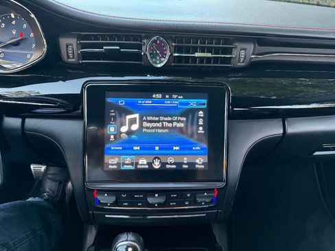 Used 2018 Maserati Quattroporte S GranSport RWD image 33