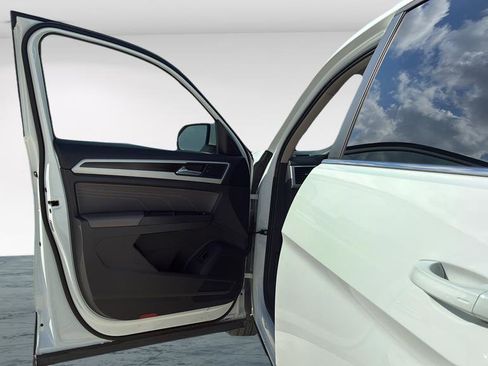 Used 2022 Volkswagen Atlas SE w/ Panoramic Sunroof Package FWD image 20
