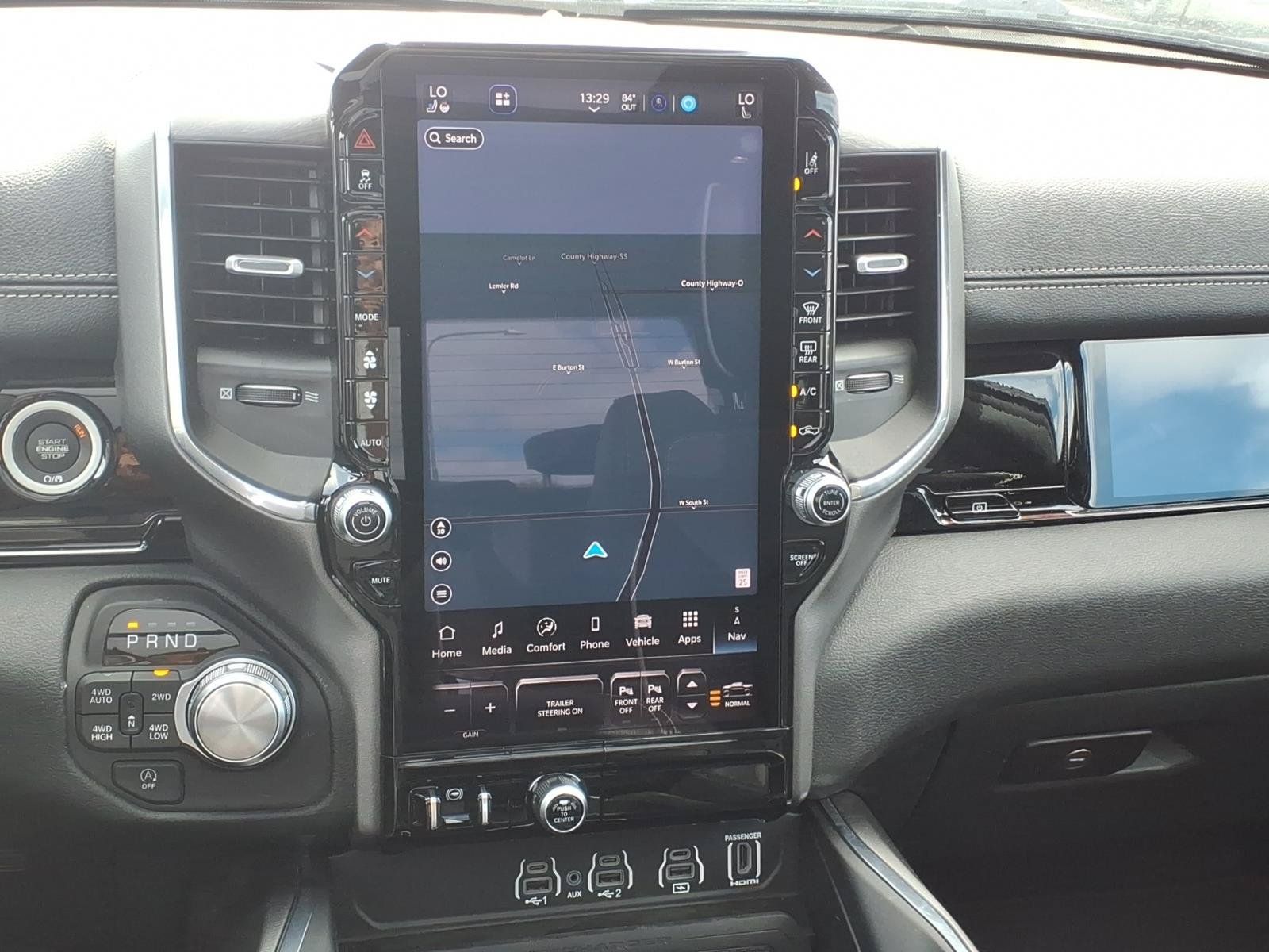 Used 2025 RAM 1500 Laramie w/ Advanced Safety Group II AWD/4WD image 13