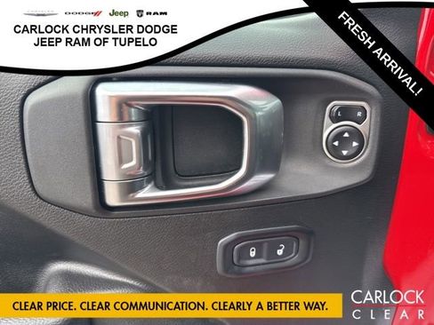 Used 2025 Jeep Wrangler Sport image 11