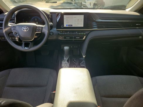 Used 2025 Toyota Camry LE FWD image 13